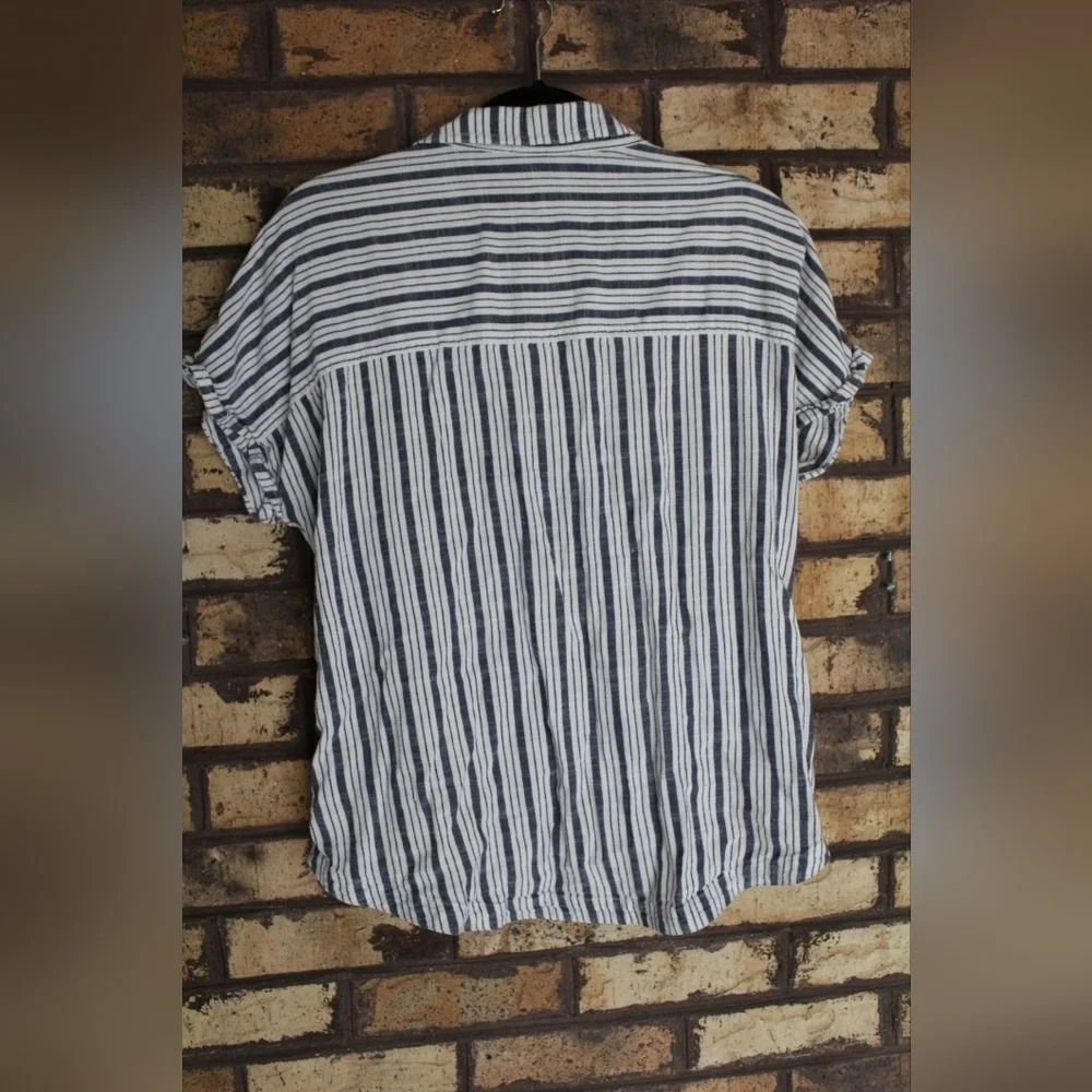 Striped tie knot button up tshirt - Picture 2 of 3